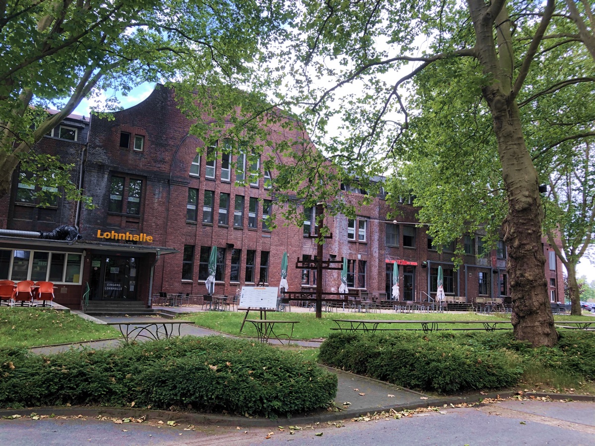 Eingang zur Lohnhalle